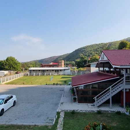 Vila Legrand Bazias Luaran gambar