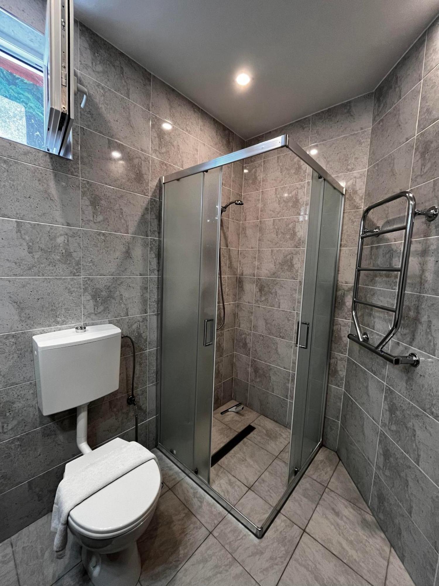 Vila Legrand Bazias Luaran gambar